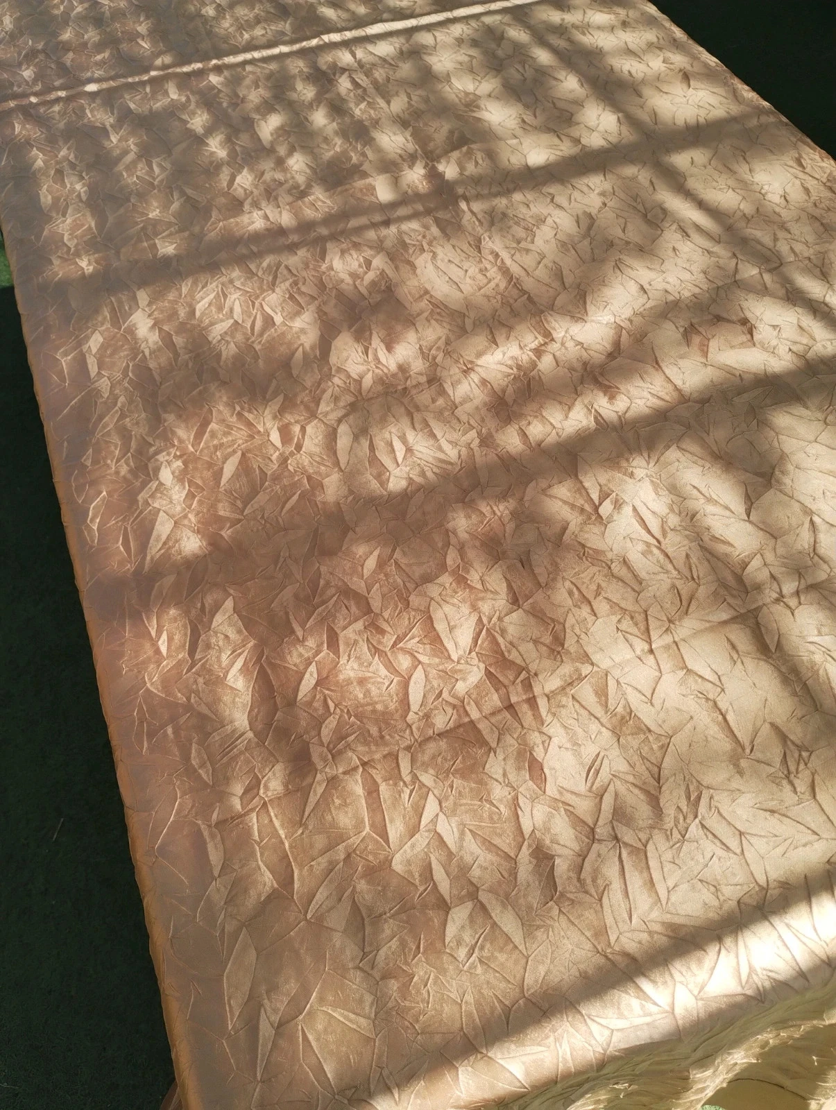 Nappe dorée épaisse 250*150cm